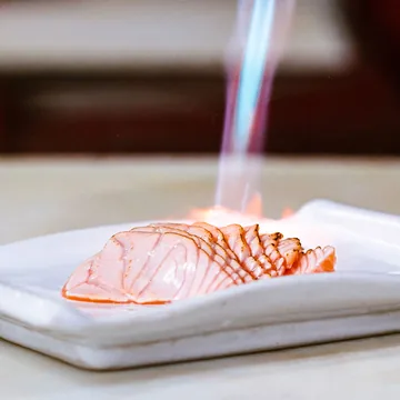 Sashimi de Salmão Maçaricado