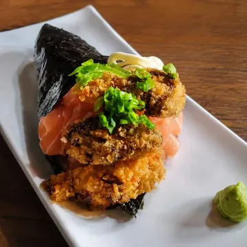 Hot Temaki de Salmão Filadélfia